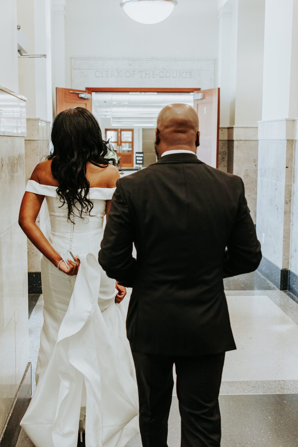 Sanford Courthouse and Big Tree Park - Orlando Micro Wedding Photographer, image size:1024x1536